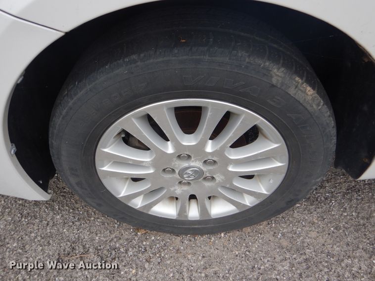 image for item FJ9883 2008 Toyota Sienna XLE van