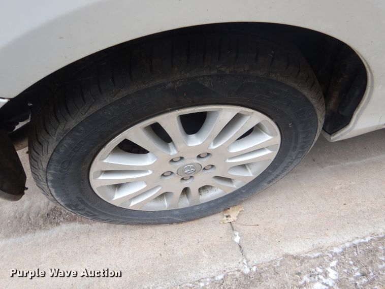 image for item FJ9883 2008 Toyota Sienna XLE van