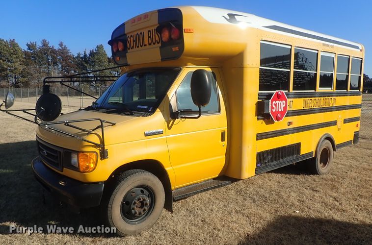 image for item FR9468 2006 Ford E450 school bus