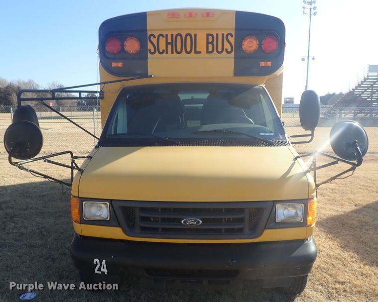 image for item FR9468 2006 Ford E450 school bus