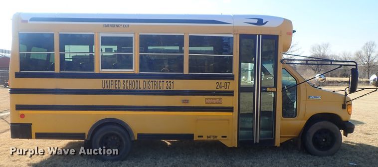 image for item FR9468 2006 Ford E450 school bus