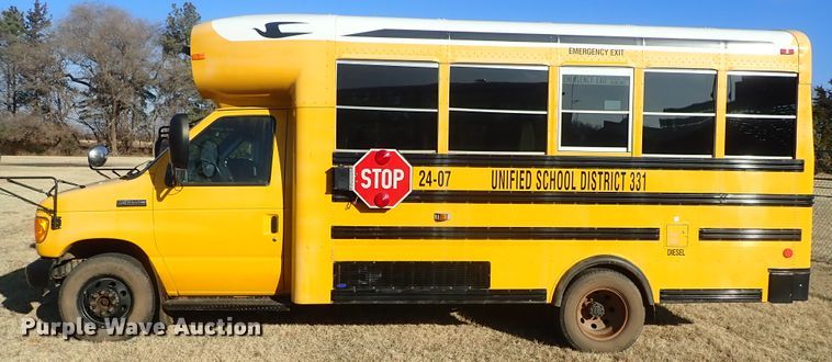 image for item FR9468 2006 Ford E450 school bus