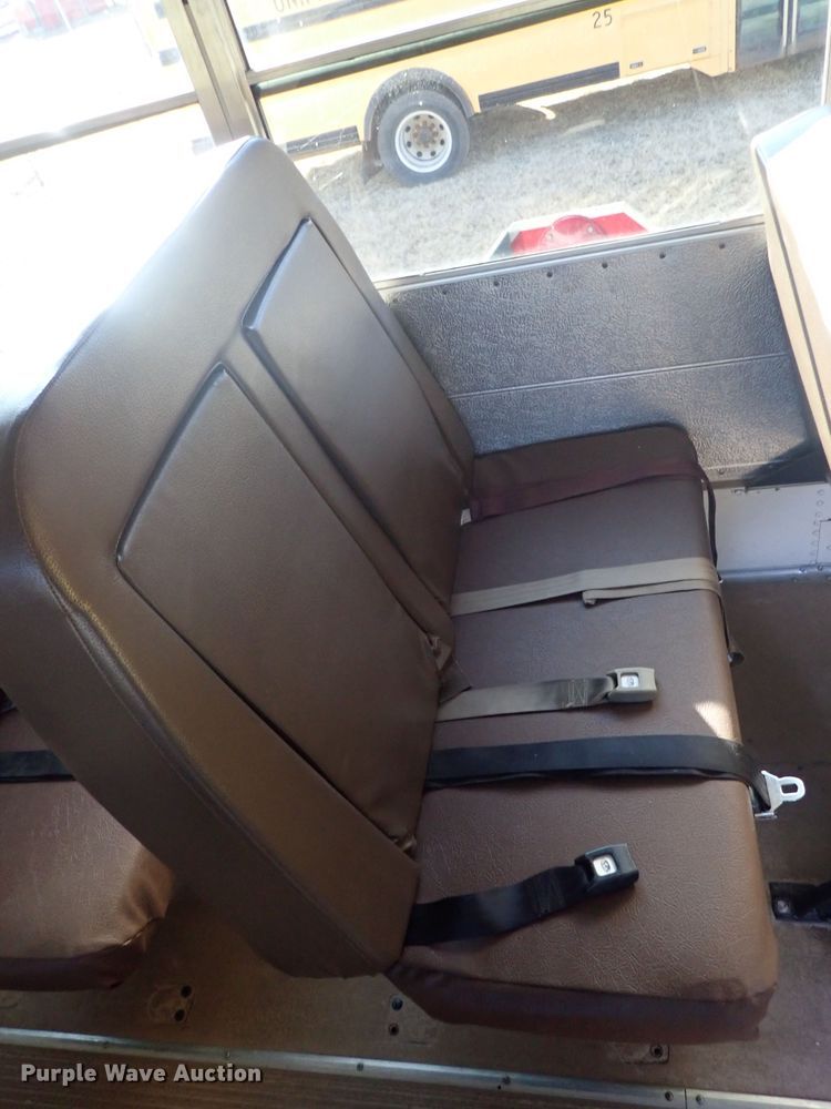 image for item FR9468 2006 Ford E450 school bus