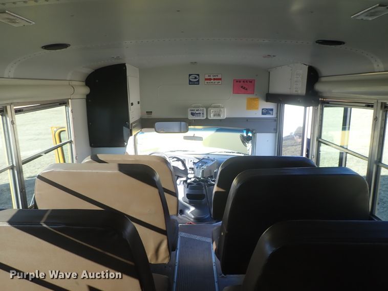 image for item FR9468 2006 Ford E450 school bus
