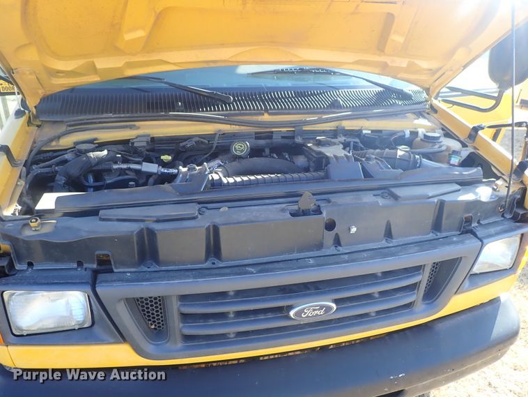 image for item FR9468 2006 Ford E450 school bus