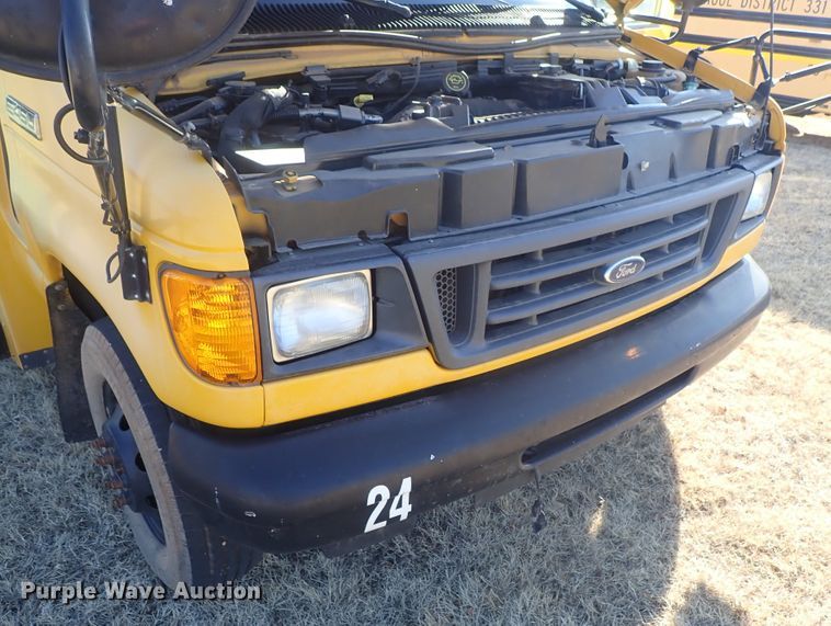 image for item FR9468 2006 Ford E450 school bus