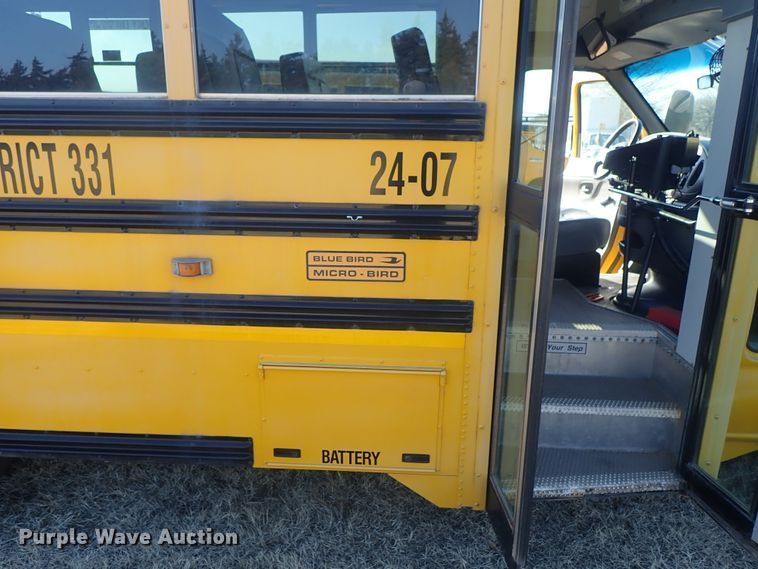 image for item FR9468 2006 Ford E450 school bus