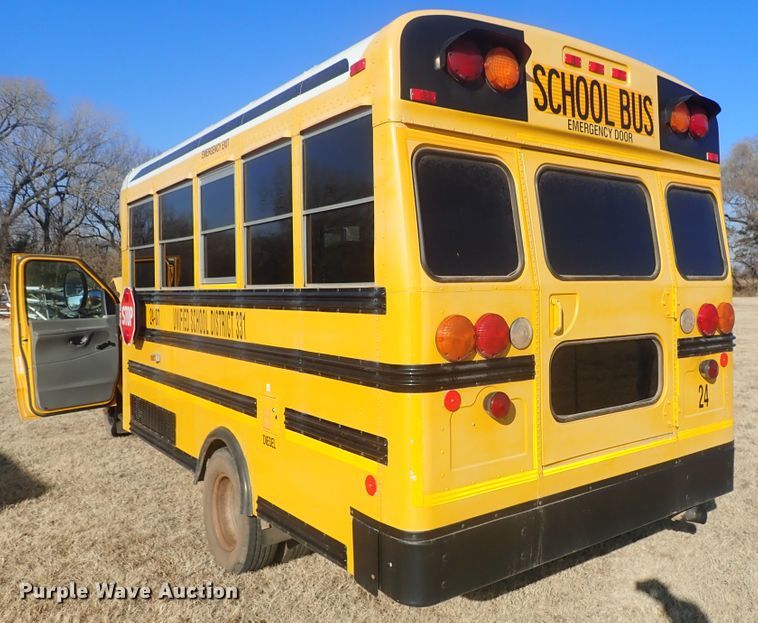 image for item FR9468 2006 Ford E450 school bus