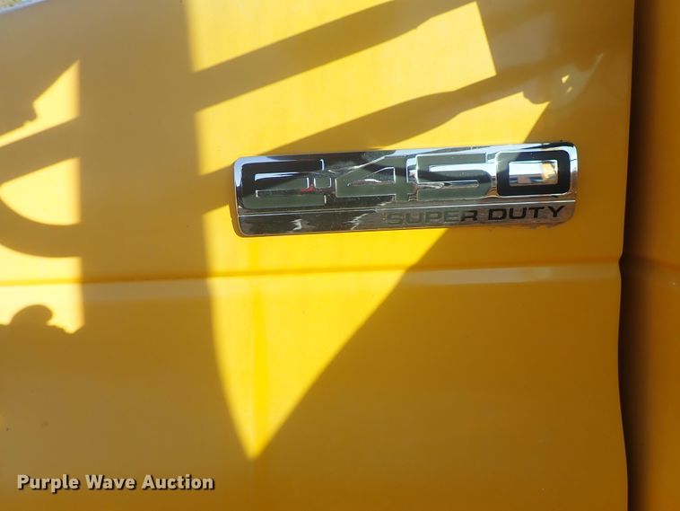 image for item FR9468 2006 Ford E450 school bus