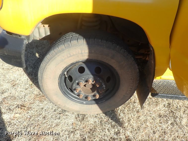 image for item FR9468 2006 Ford E450 school bus