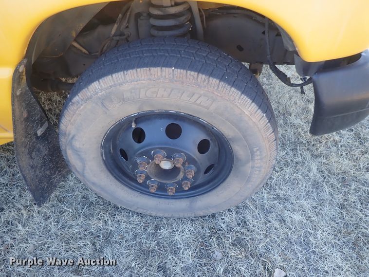 image for item FR9468 2006 Ford E450 school bus