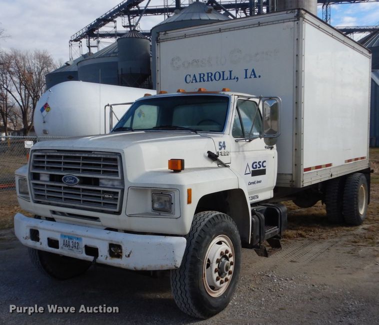 image for item FU9003 1991 Ford F800 box truck