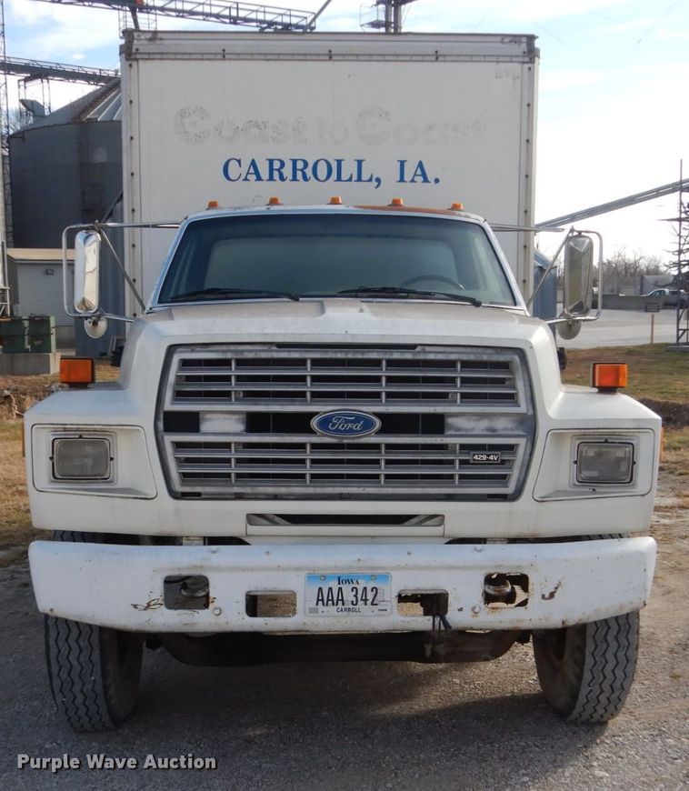 image for item FU9003 1991 Ford F800 box truck