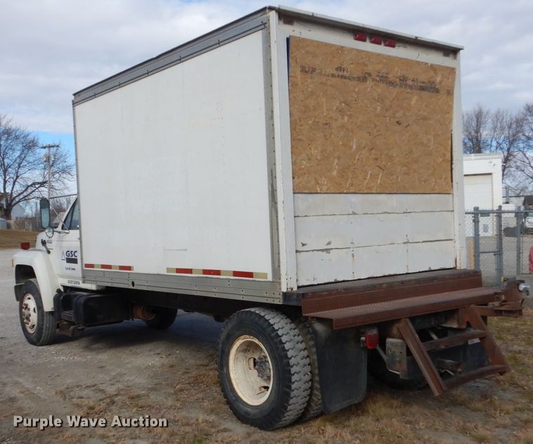 image for item FU9003 1991 Ford F800 box truck