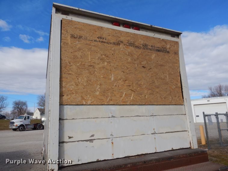 image for item FU9003 1991 Ford F800 box truck