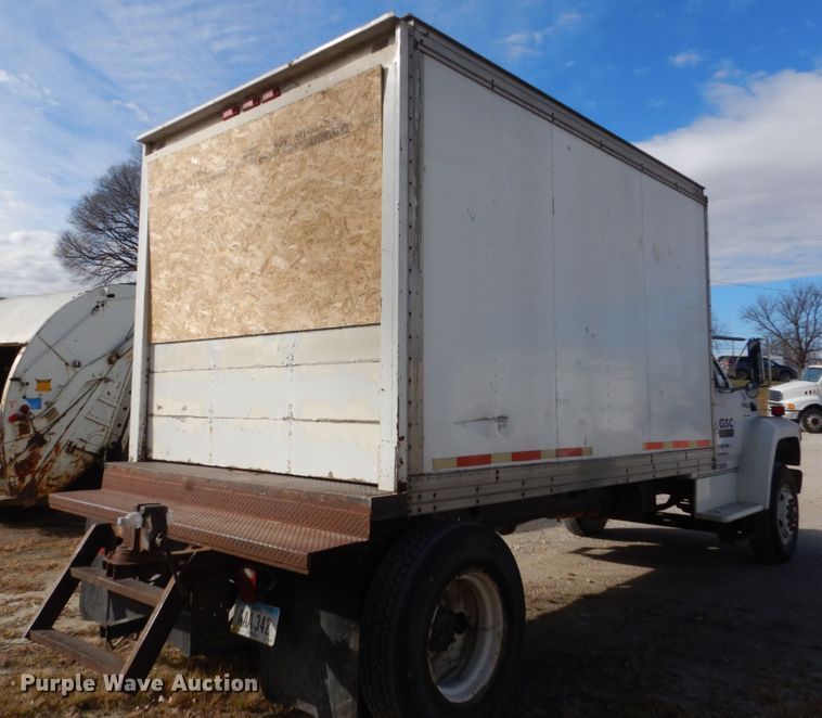 image for item FU9003 1991 Ford F800 box truck