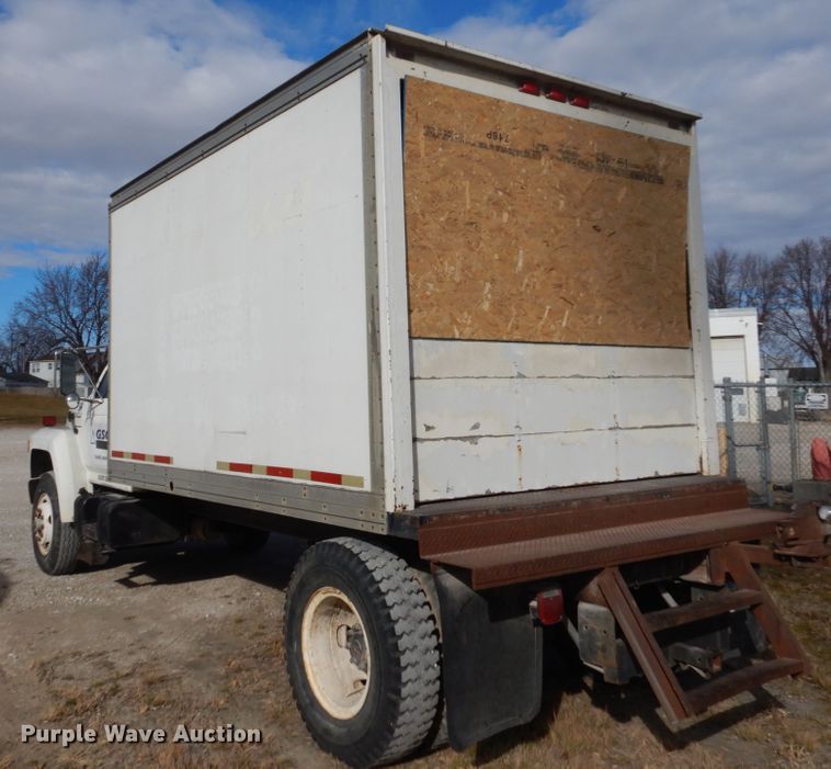 image for item FU9003 1991 Ford F800 box truck