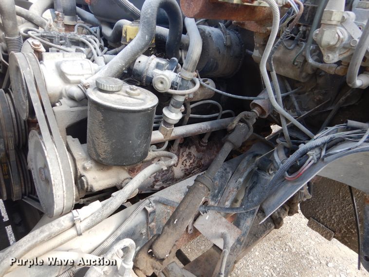 image for item FU9003 1991 Ford F800 box truck