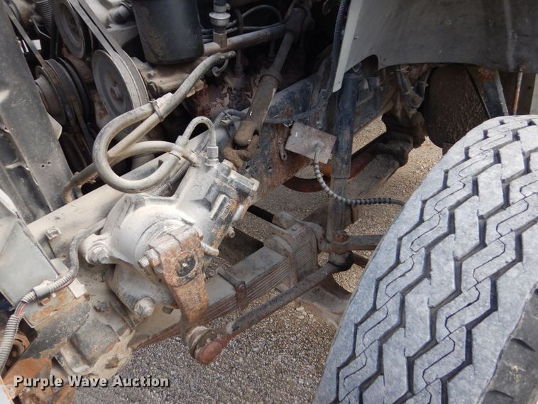 image for item FU9003 1991 Ford F800 box truck