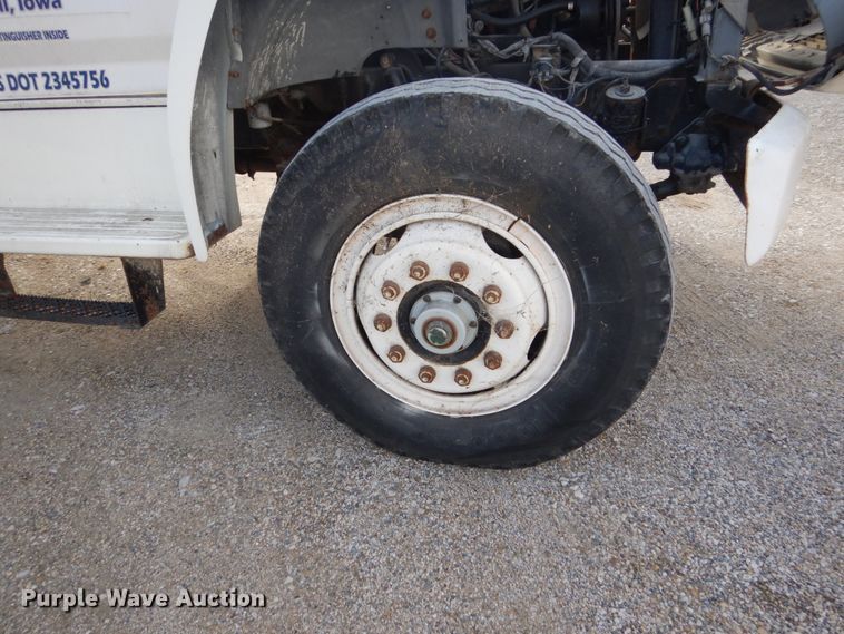 image for item FU9003 1991 Ford F800 box truck