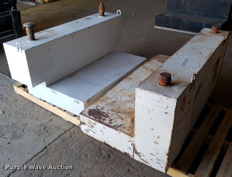 image for item FW9572 (2) L-shaped fuel tanks