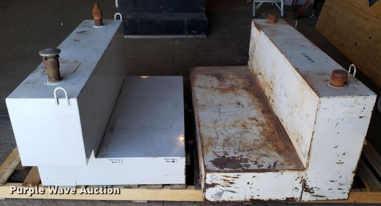 image for item FW9572 (2) L-shaped fuel tanks