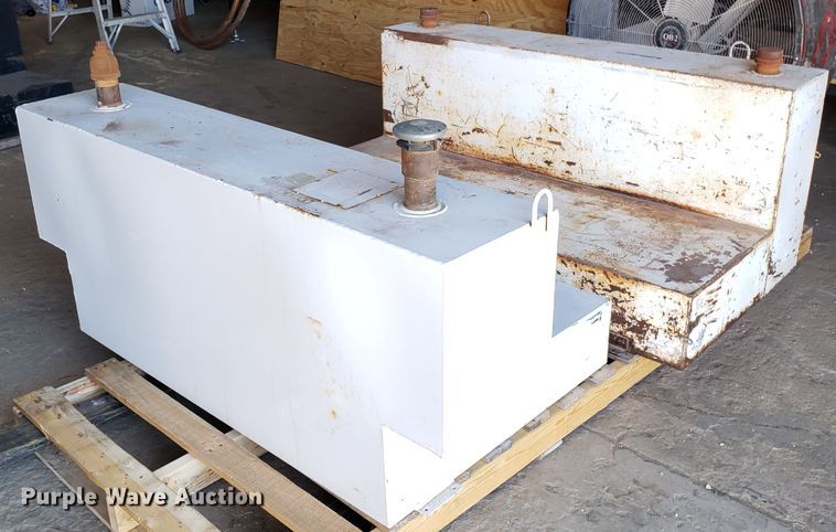 image for item FW9572 (2) L-shaped fuel tanks