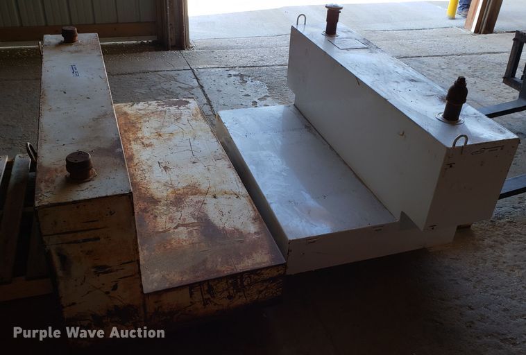 image for item FW9572 (2) L-shaped fuel tanks