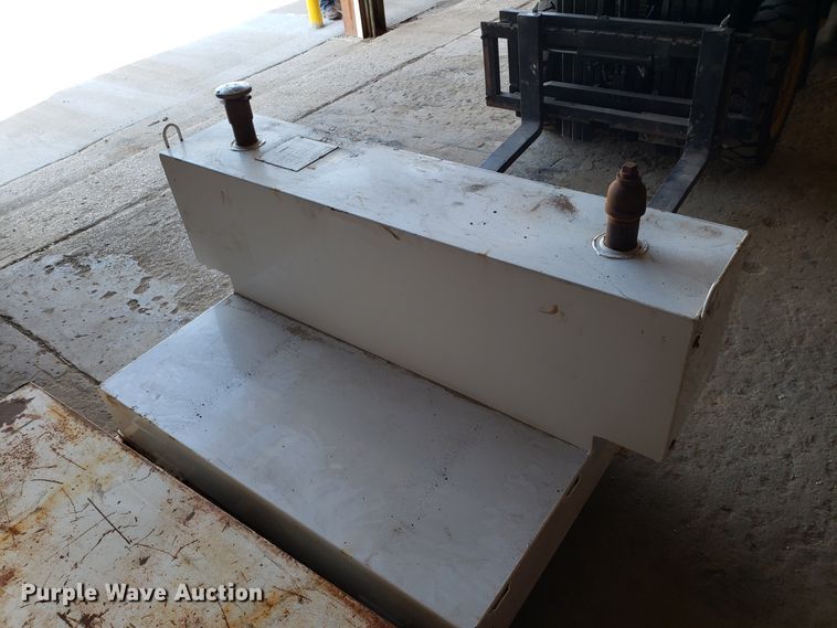 image for item FW9572 (2) L-shaped fuel tanks