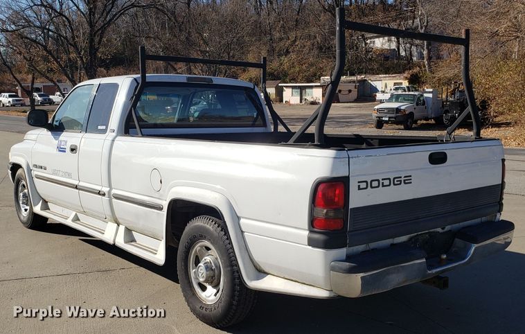 image for item FW9583 1998 Dodge Ram 2500 Quad Cab pickup truck