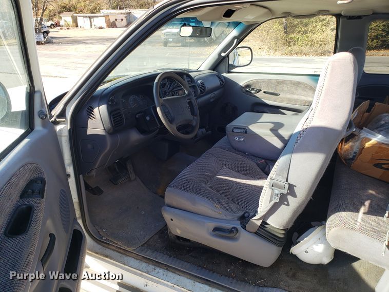 image for item FW9583 1998 Dodge Ram 2500 Quad Cab pickup truck