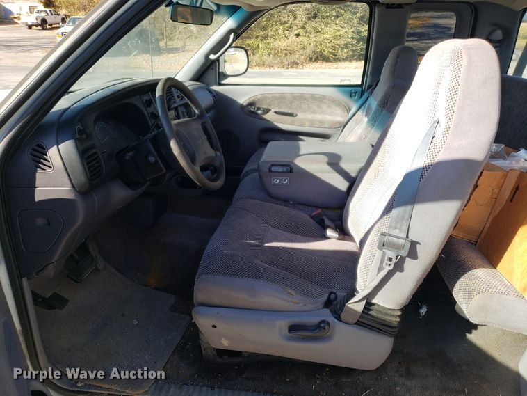 image for item FW9583 1998 Dodge Ram 2500 Quad Cab pickup truck