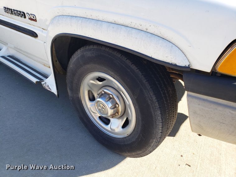 image for item FW9583 1998 Dodge Ram 2500 Quad Cab pickup truck