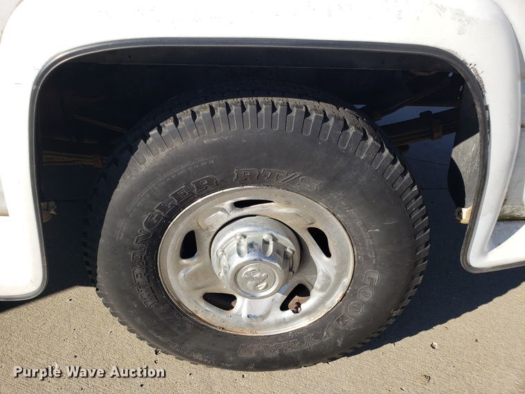 image for item FW9583 1998 Dodge Ram 2500 Quad Cab pickup truck