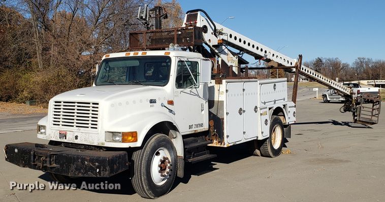 image for item FW9584 2000 International 4700 bucket truck