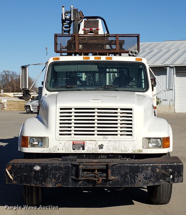 image for item FW9584 2000 International 4700 bucket truck