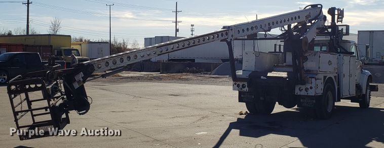 image for item FW9584 2000 International 4700 bucket truck