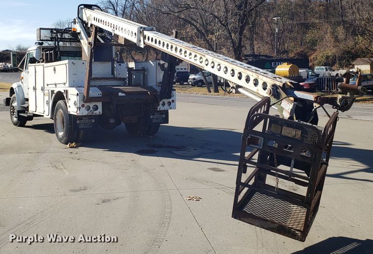 image for item FW9584 2000 International 4700 bucket truck