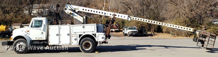 image for item FW9584 2000 International 4700 bucket truck