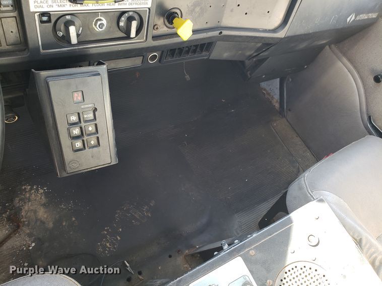 image for item FW9584 2000 International 4700 bucket truck