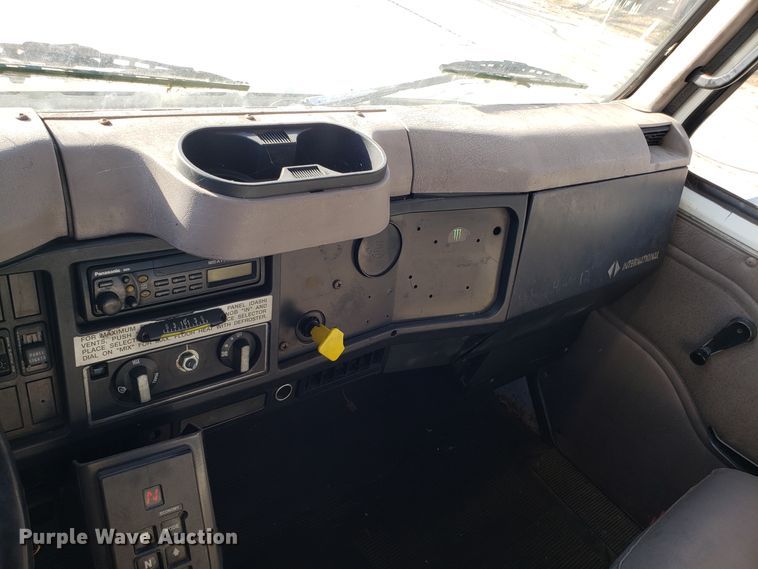 image for item FW9584 2000 International 4700 bucket truck