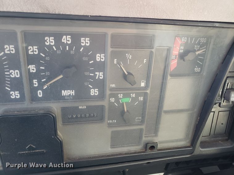 image for item FW9584 2000 International 4700 bucket truck