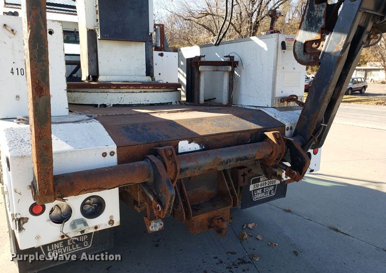 image for item FW9584 2000 International 4700 bucket truck