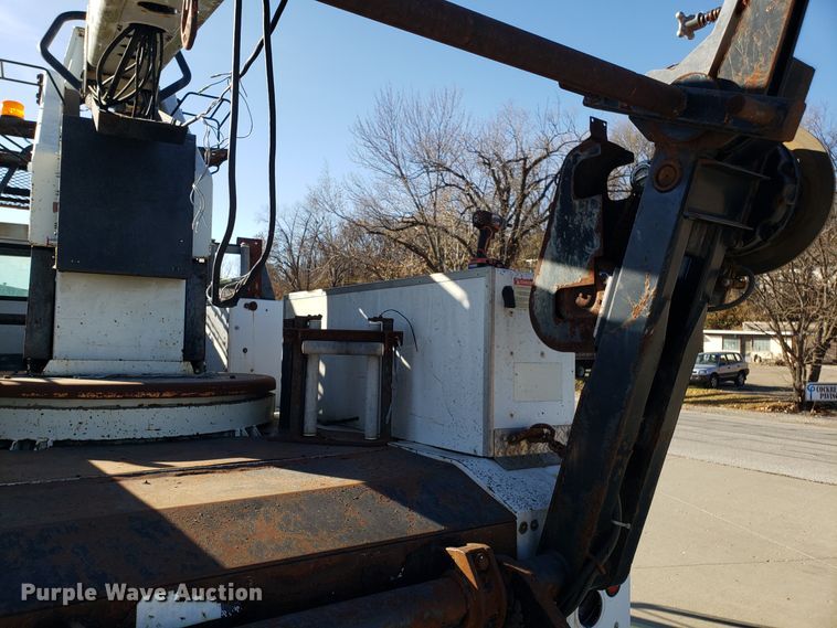 image for item FW9584 2000 International 4700 bucket truck
