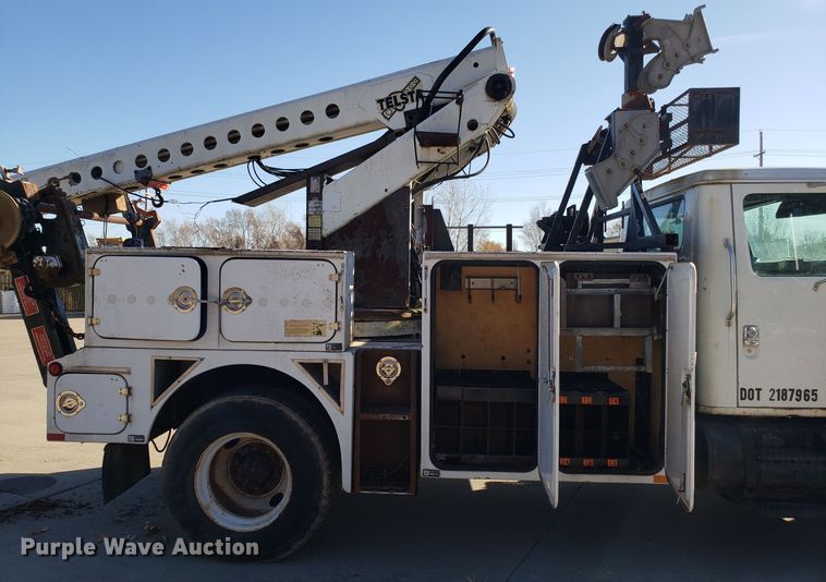 image for item FW9584 2000 International 4700 bucket truck