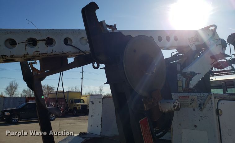 image for item FW9584 2000 International 4700 bucket truck