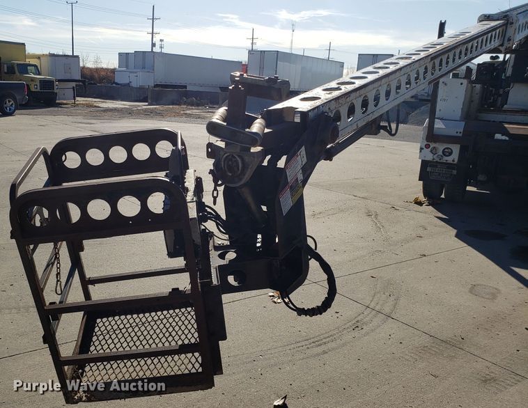 image for item FW9584 2000 International 4700 bucket truck