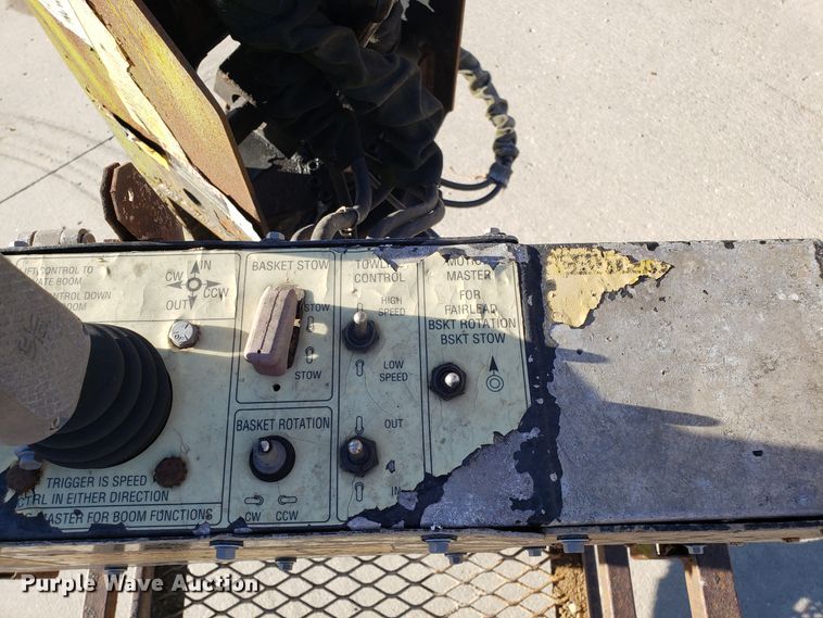 image for item FW9584 2000 International 4700 bucket truck