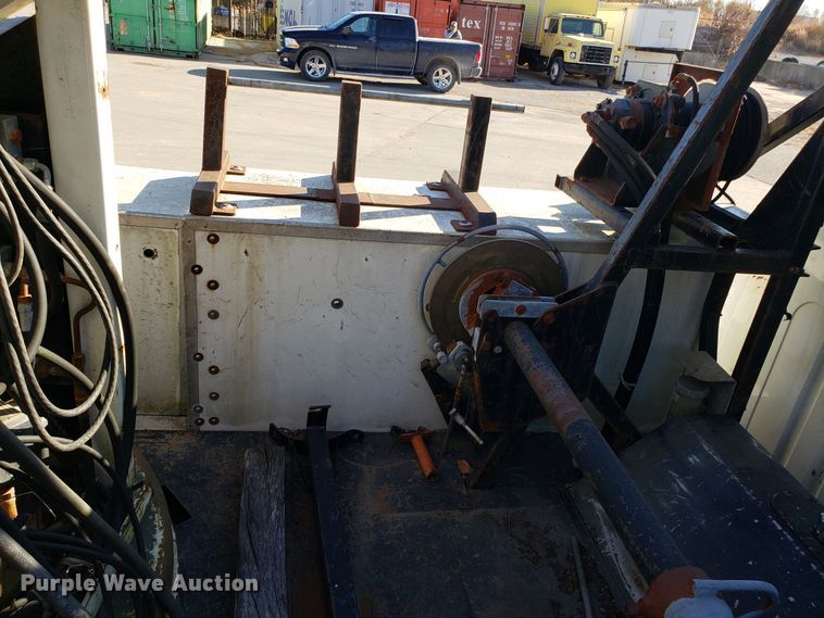 image for item FW9584 2000 International 4700 bucket truck