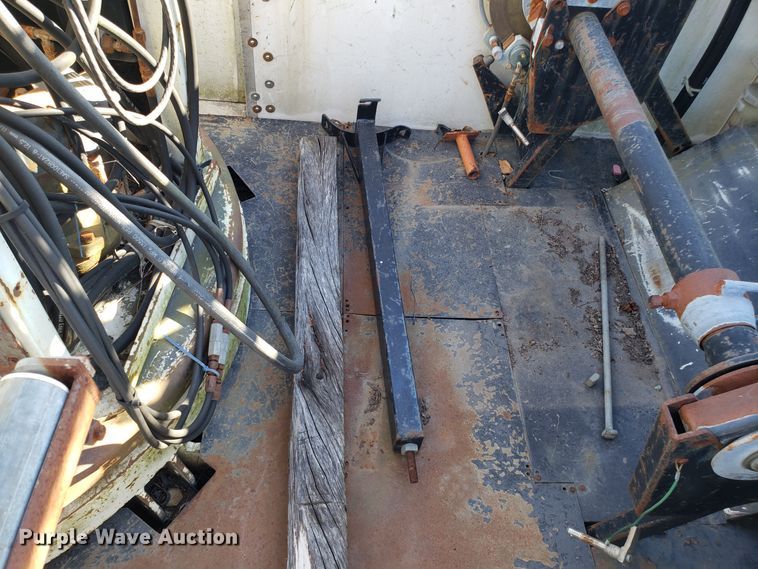 image for item FW9584 2000 International 4700 bucket truck